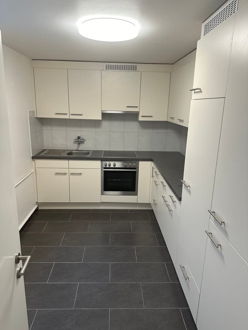 Neuwertiges Einzelzimmer in Biel! (3)