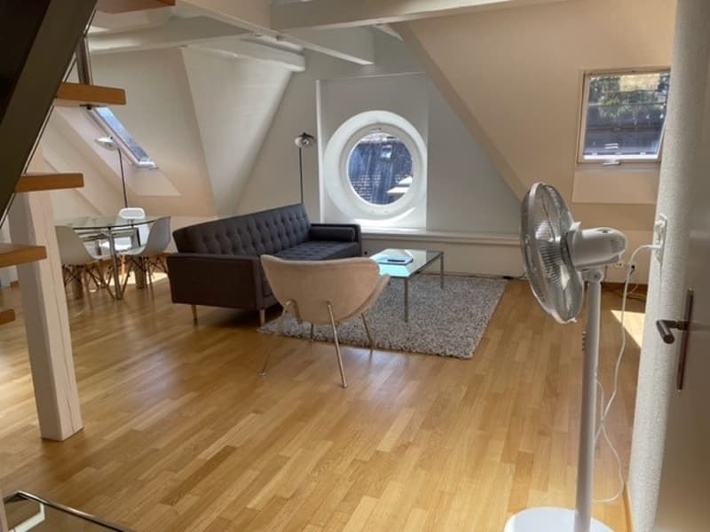 Modern furnished 2-bedroom attic apartement with spacious terrace for rent (2)