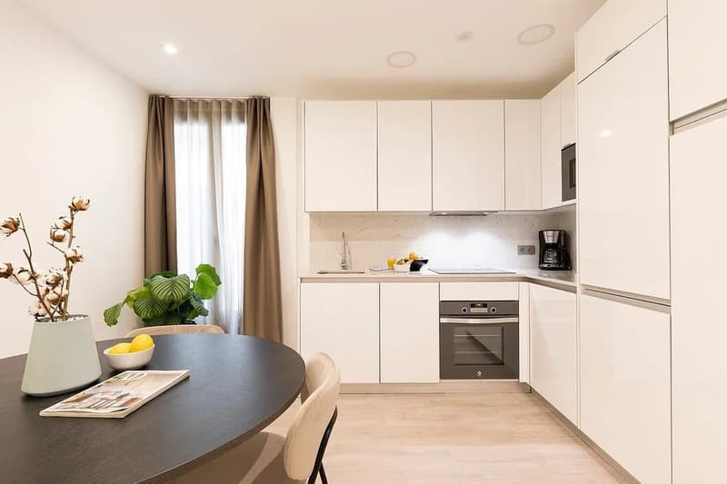 Charming 3-room apartment with balcony in Schwyz – available immediately! (1)