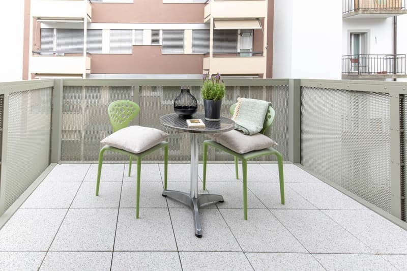 Modern Furnished 2-Room Apartment with Balcony in Zürich Wiedikon (8)