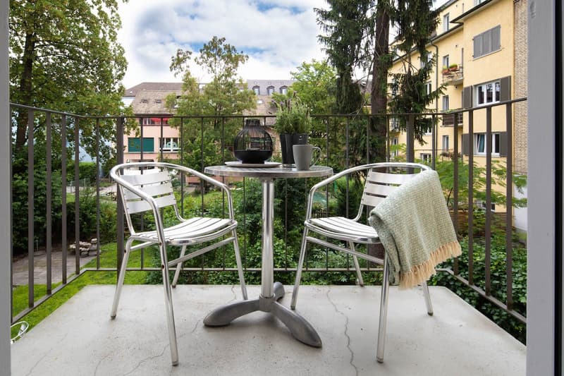 Charming Furnished 2-Room Apartment with Balcony in Zürich Wiedikon (6)