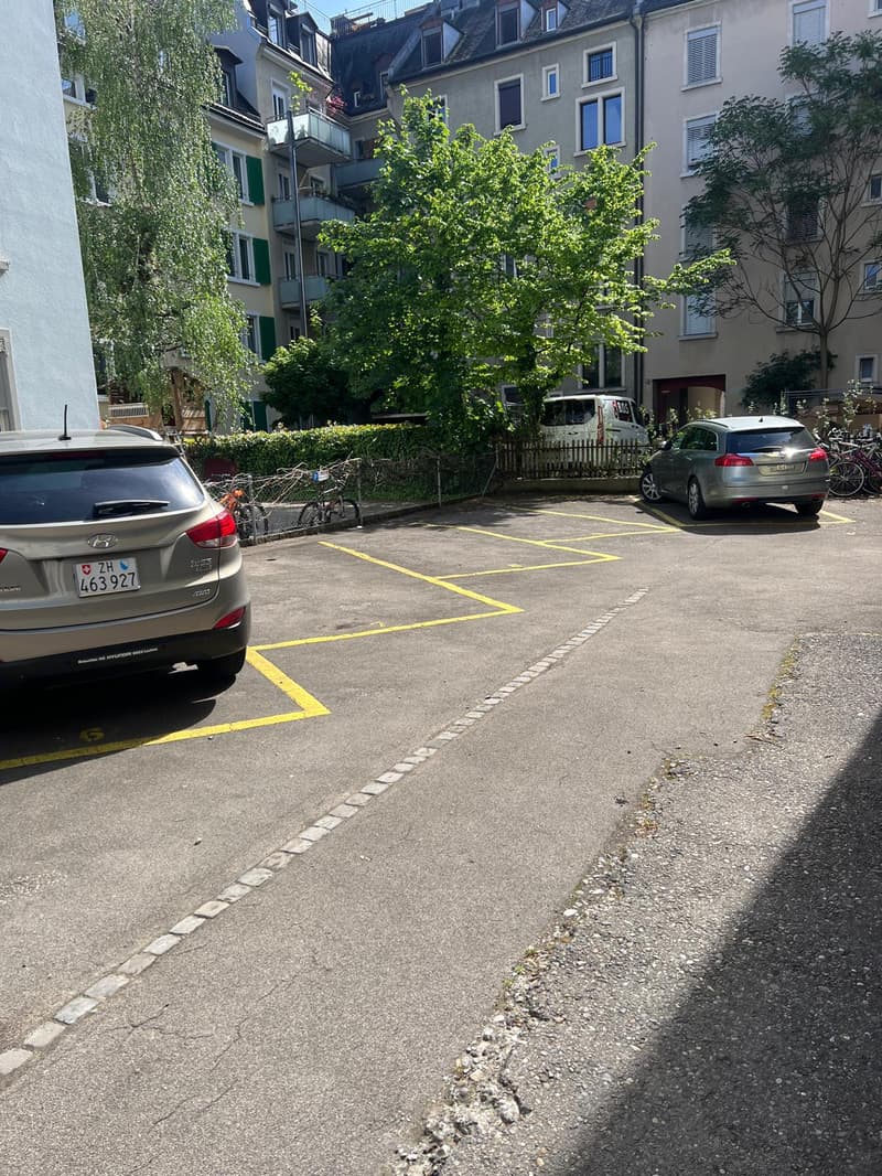 Parkplatz im Kreis 3 in Zürich-Wiedikon zu vermieten (1)