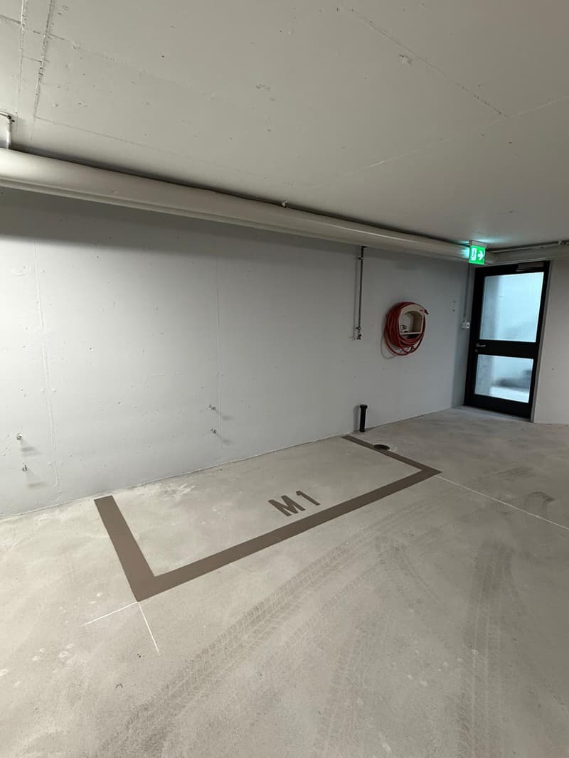 Posto auto in posizione centrale ad Adliswil (3)
