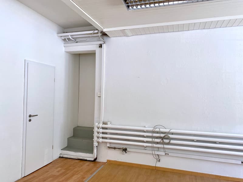 Commercial space with separate entrance – ideal for studio or workshop (5)