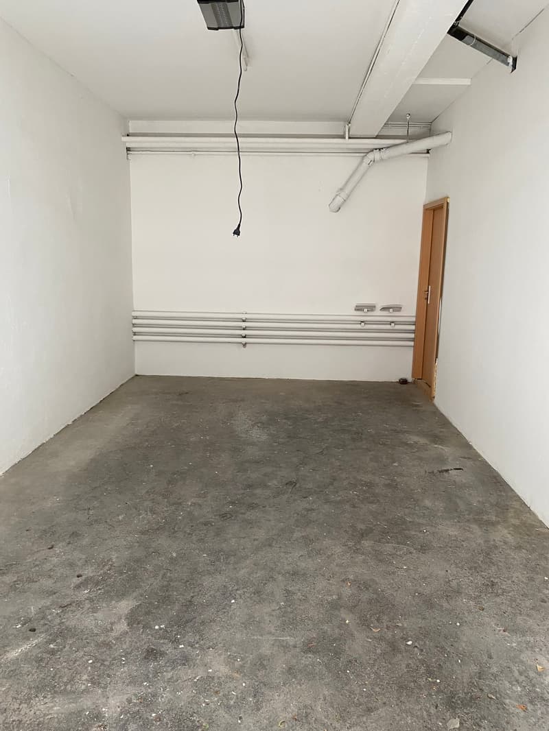 Commercial space with separate entrance – ideal for studio or workshop (10)