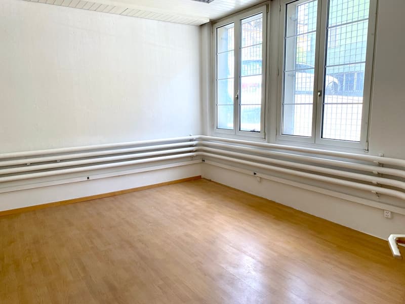 Commercial space with separate entrance – ideal for studio or workshop (4)