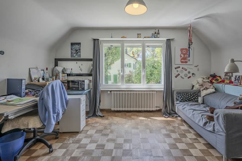 Single-family house with potential for new construction in top location! (8)