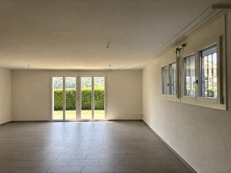 Charmante 2½-Zimmer Wohnung mit Garten und Sitzplatz (4)