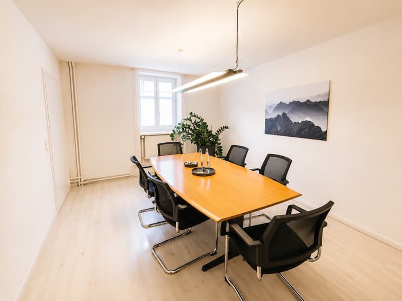 Deux étages de bureaux à emplacement idéal – 200 m2 – limité à 1 an (2)