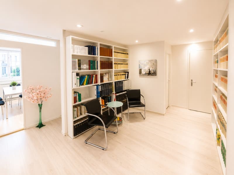 Deux étages de bureaux à emplacement idéal – 200 m2 – limité à 1 an (3)