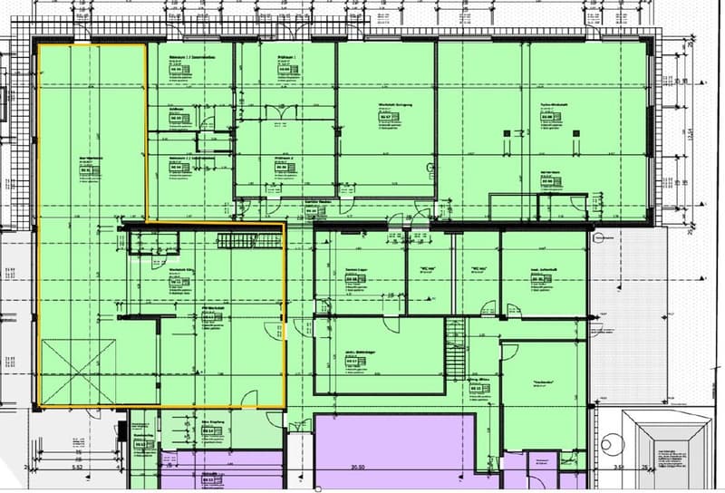 Espace industriel avec scène de stockage et grande porte à emplacement central (9)