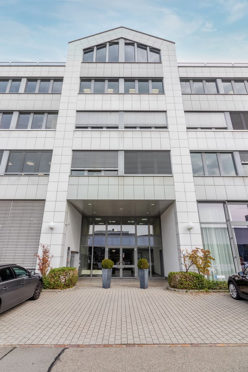 helle Büroflächen an der Erlenstrasse 4, 6343 Rotkreuz (4)