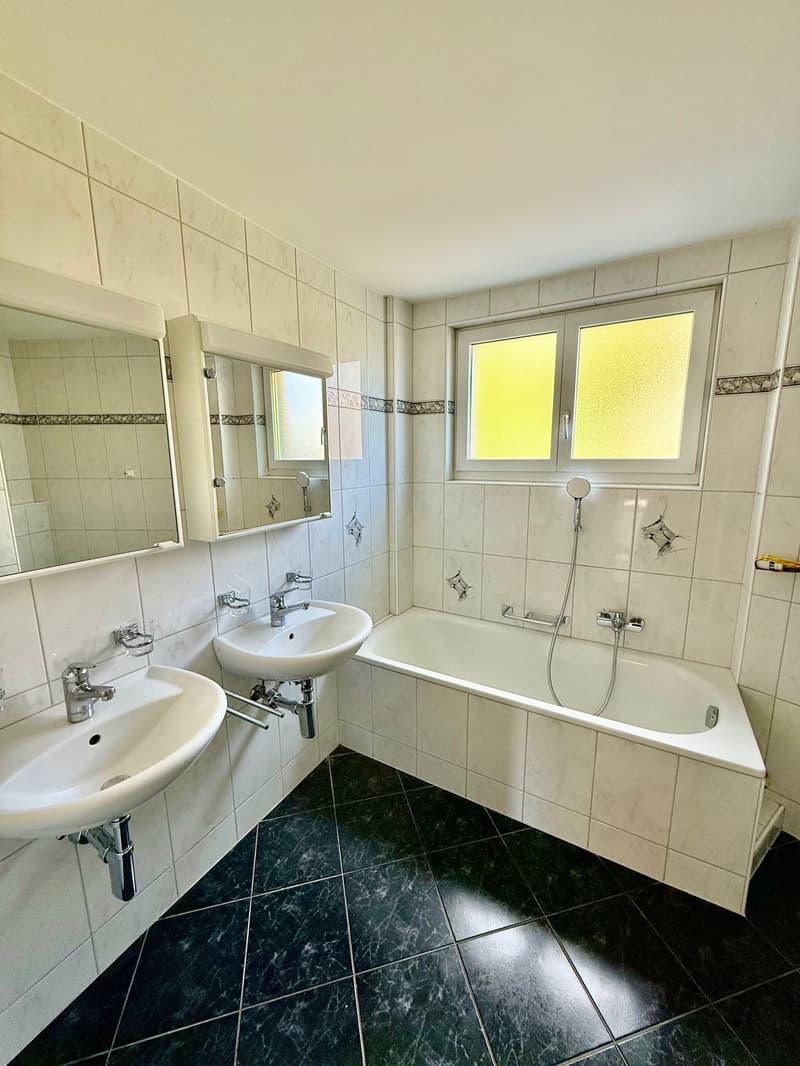 Neu sanierte 6-Zimmerwohnung im 1.OG ca. 160 m2 (Wohnen/Arbeiten) (6)