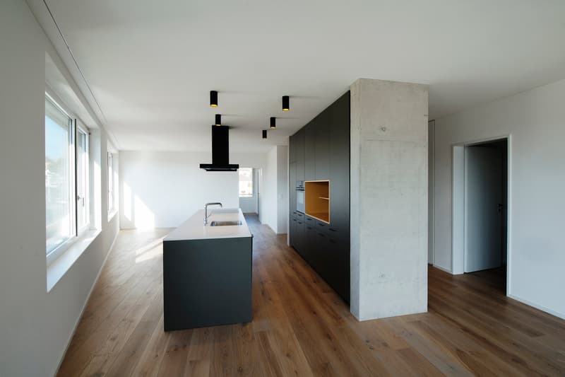 Grosszügige 3 1/2-Zimmer Wohnung (5)
