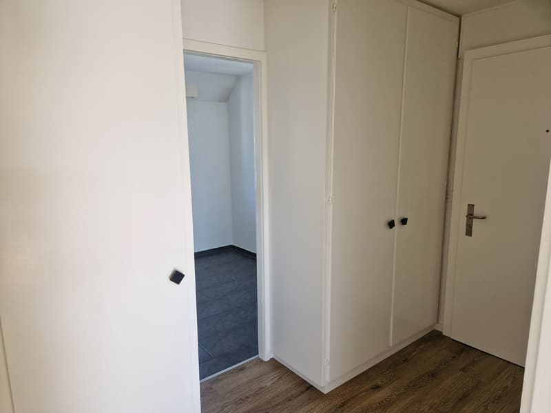 4-Zimmerwohnung an zentraler Lage mit schöner Weitsicht (11)