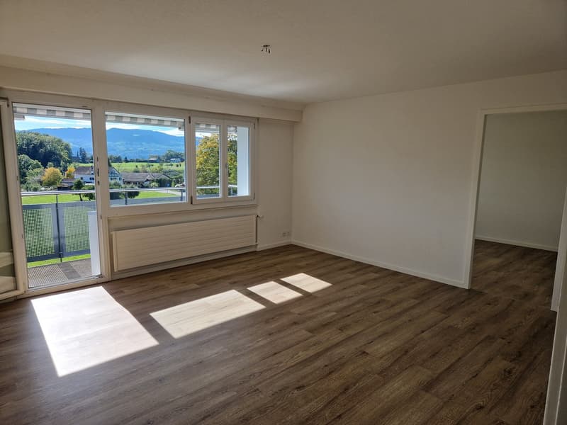 4-Zimmerwohnung an zentraler Lage mit schöner Weitsicht (9)