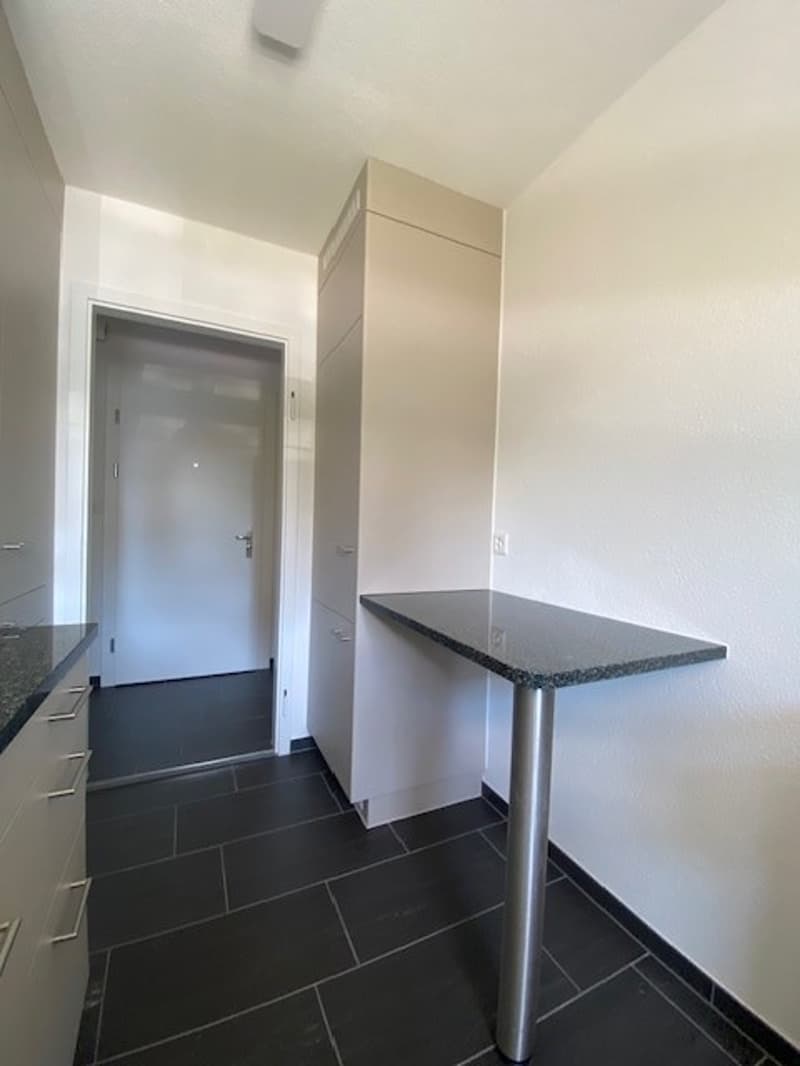 Gemütliche 2-Zimmer-Wohnung mit Balkon in Zürich-Albisrieden (4)