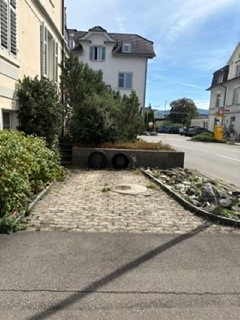 Aussenparkplatz ab Oktober 2026 zu vermieten (1)