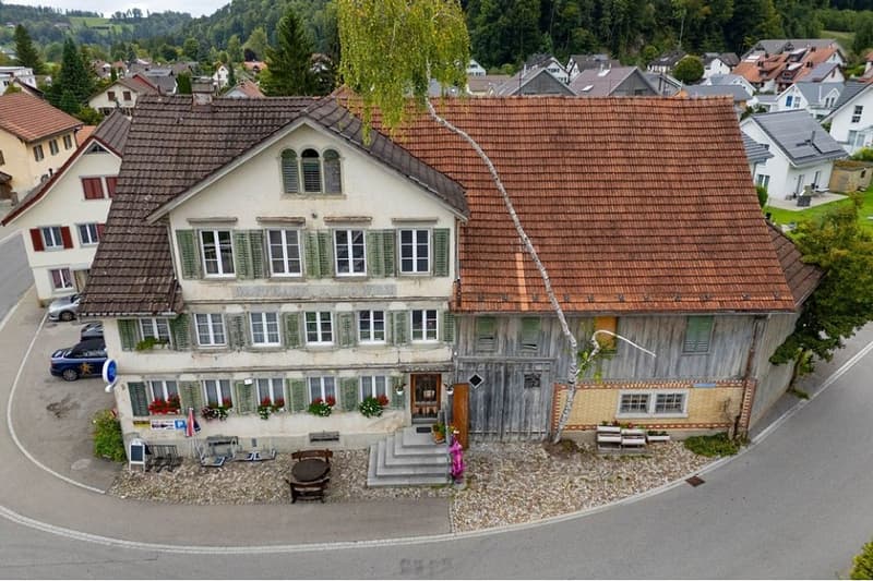 Da ristrutturare! Casa residenziale con ristorante Löwen (2)