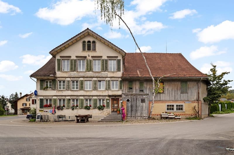 Zum Umbauen! Wohnhaus mit Restaurant Löwen (1)