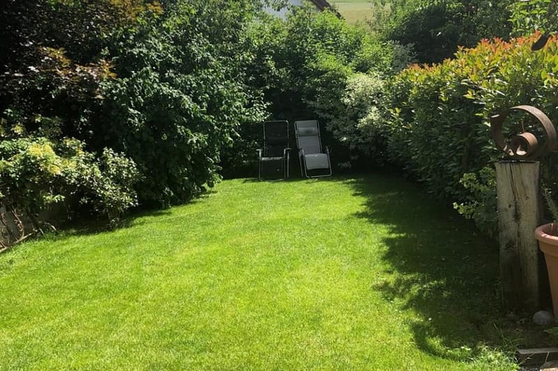 Sehr helle Wohnräume, renoviert mit sonnigem Garten (4)