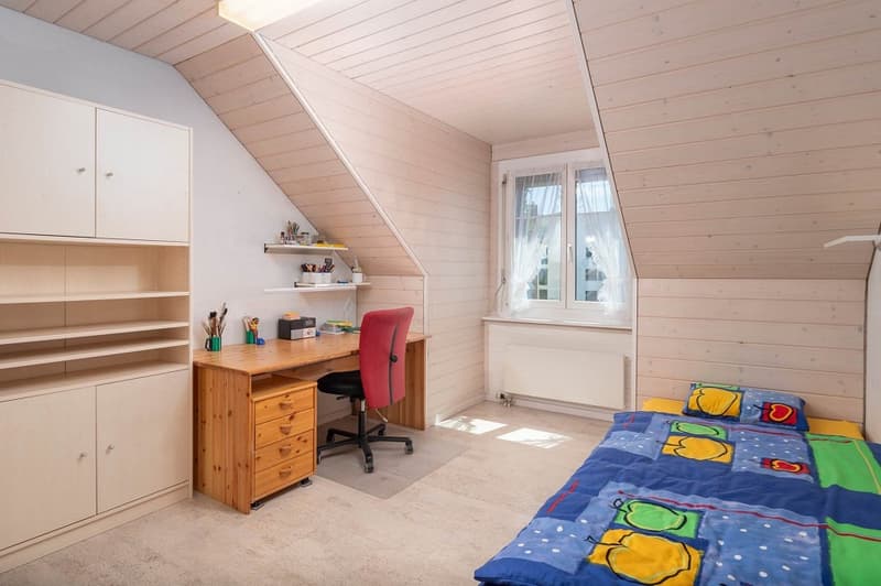 Mitten im Zentrum! Gepflegte Dach-Maisonette-Wohnung (10)