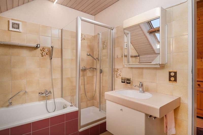 Mitten im Zentrum! Gepflegte Dach-Maisonette-Wohnung (11)