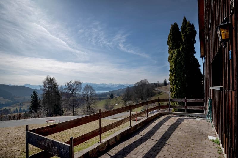 Gemütlich Leben und Geniessen mit Bergsicht in der Gemeinde Bäretswil (5)