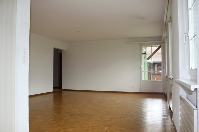 Helle 4.5-Zimmer-Wohnung mit Balkon (3)