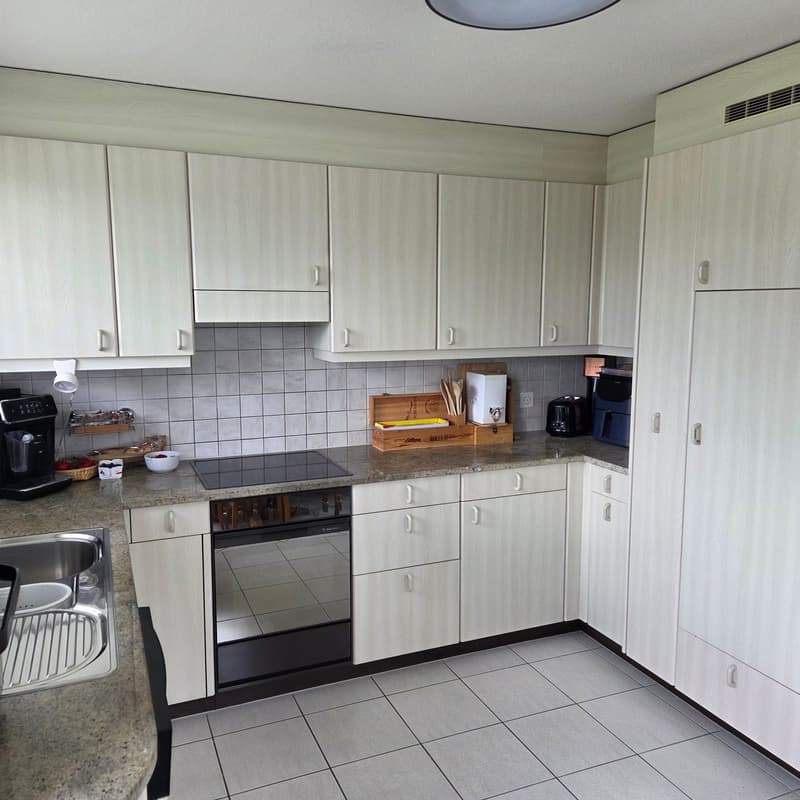 Helle 4.5-Zimmer-Wohnung mit Balkon (7)