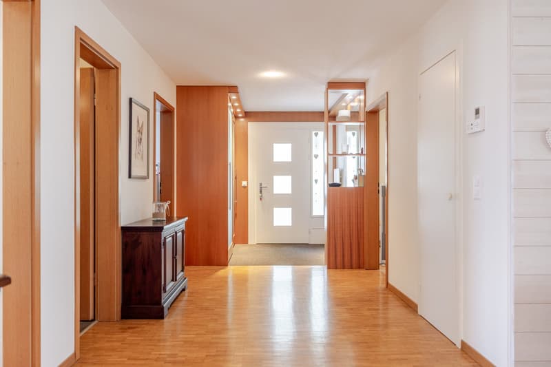 4.5-Zimmer-Wohnung mit Balkon und Garten (2)