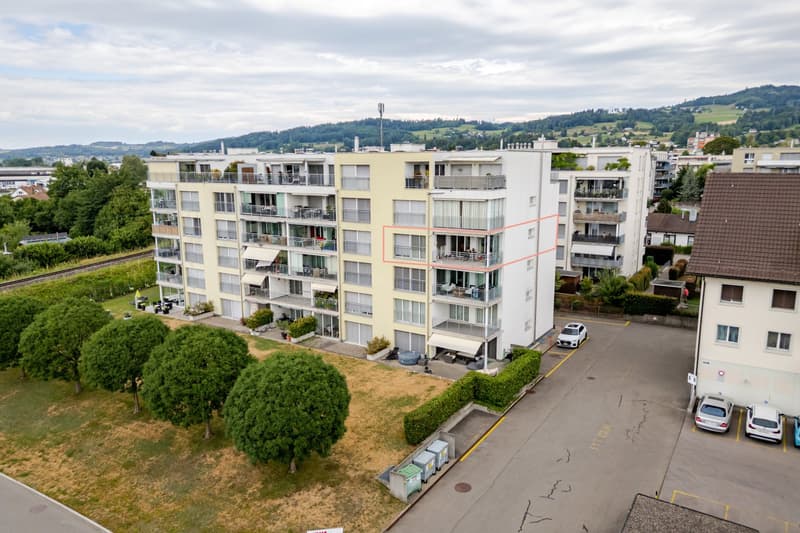 Zentral gelegene 4.5-Zimmer-Wohnung mit schöner Aussicht (8)