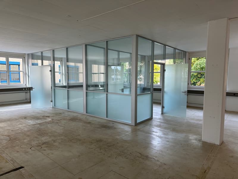 Büro/Gewerberaum in Effretikon (2)