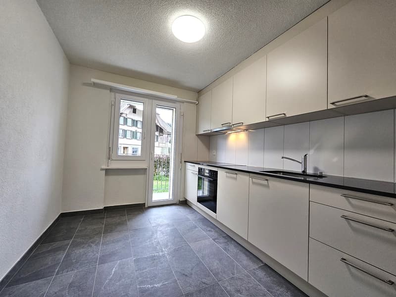 Totalsanierte moderne 2.5-Zimmerwohnung mit Balkon  Ihr neues Zuhause! (2)