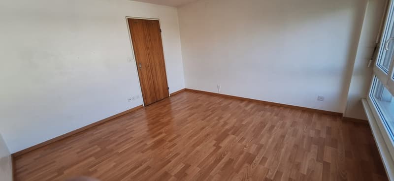 Charmant studio au 4ème étage avec ascenseur à Delémont (8)