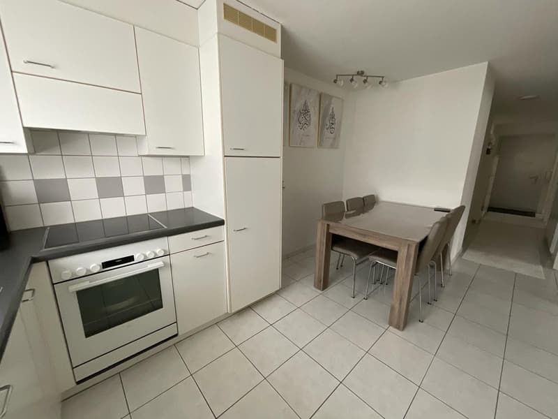 Moderne und grosszügige 4 ZWG per sofort zu vermieten (3)
