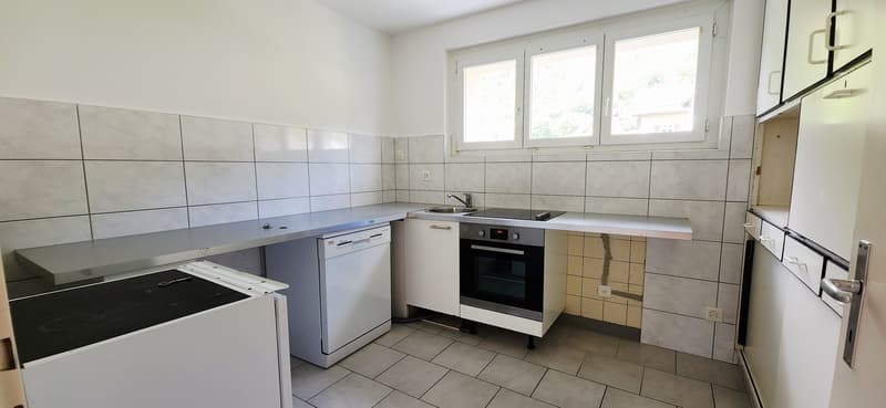 Three-room apartment with plenty of light for rent in Péry - fully renovated (3)