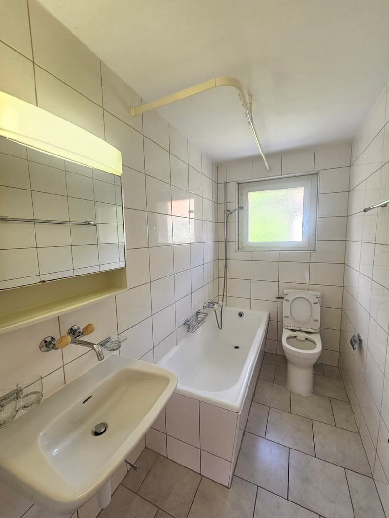 Three-room apartment with plenty of light for rent in Péry - fully renovated (18)