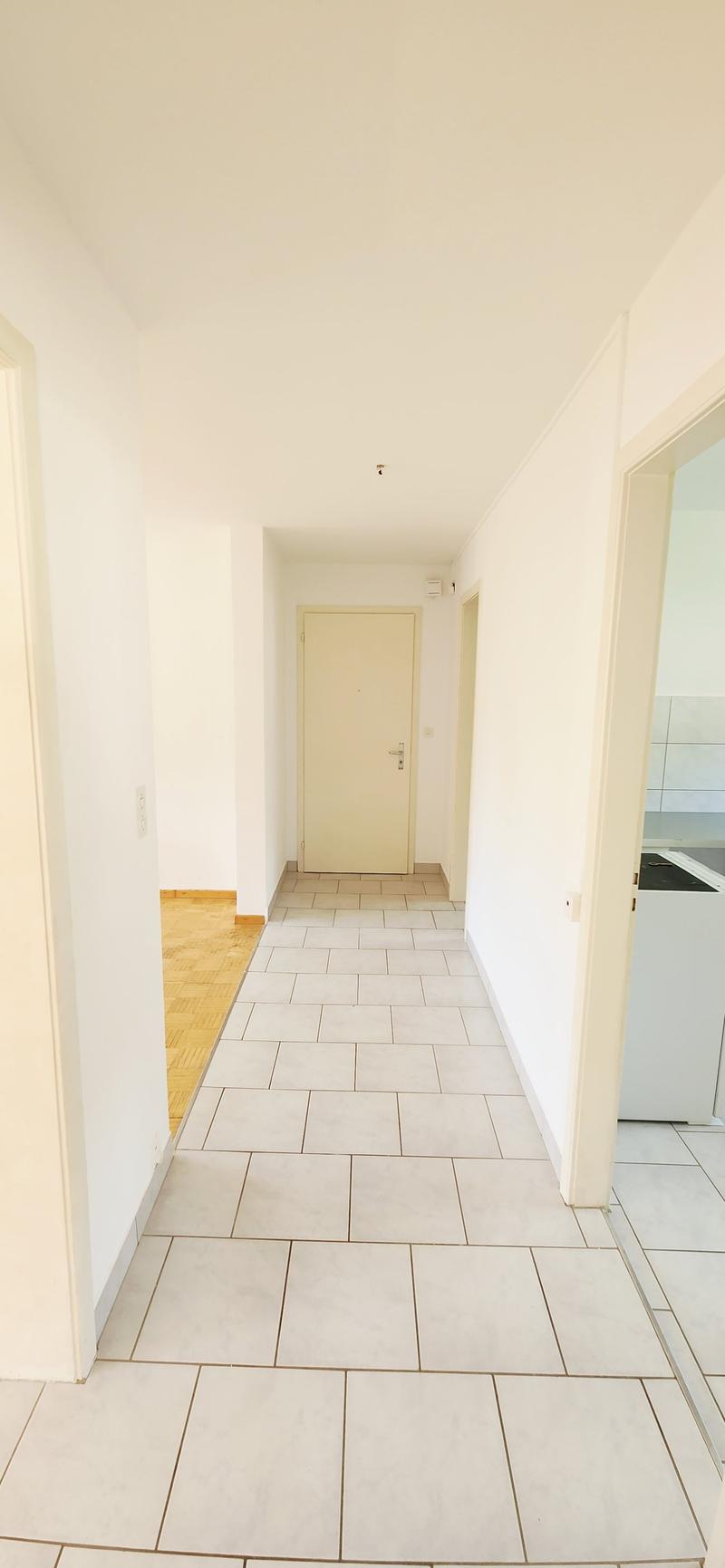 Three-room apartment with plenty of light for rent in Péry - fully renovated (4)