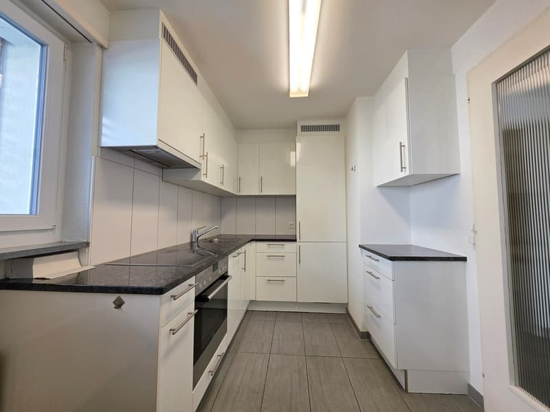 Appartamento moderno di 3.5 locali in affitto in una zona residenziale centrale (4)