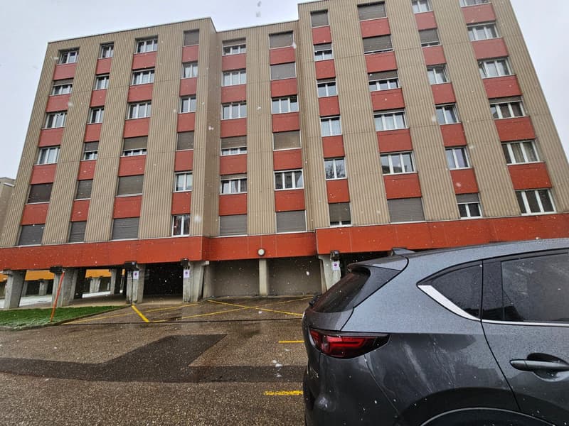 Appartamento luminoso di 5 locali a La Chaux-de-Fonds – disponibile immediatamente (1)