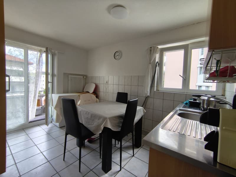 Appartement confortable de 3,5 pièces avec balcon dans un quartier calme à louer (13)