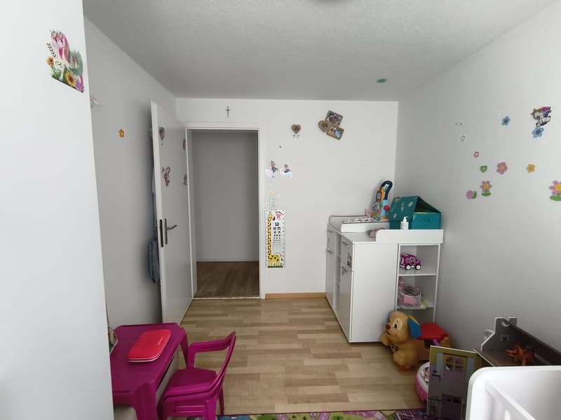 Appartement confortable de 3,5 pièces avec balcon dans un quartier calme à louer (16)