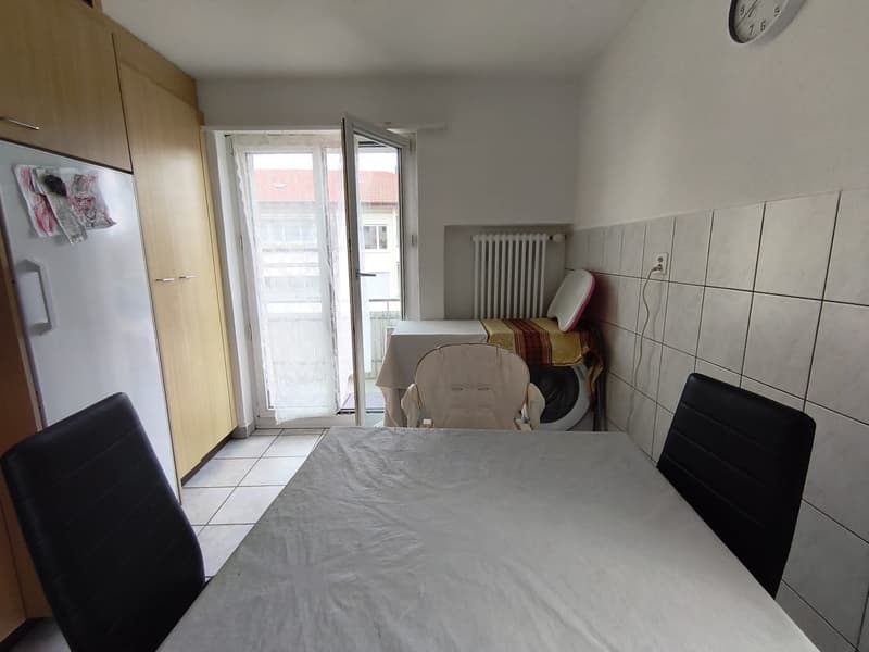 Appartement confortable de 3,5 pièces avec balcon dans un quartier calme à louer (11)