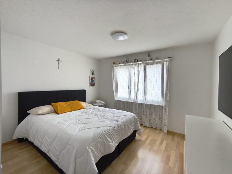 Appartement confortable de 3,5 pièces avec balcon dans un quartier calme à louer (8)