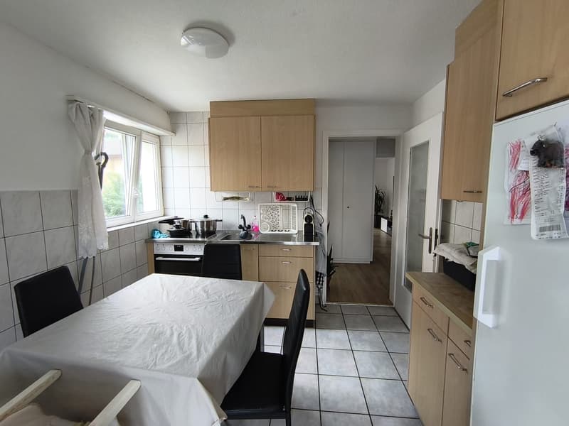 Appartement confortable de 3,5 pièces avec balcon dans un quartier calme à louer (10)