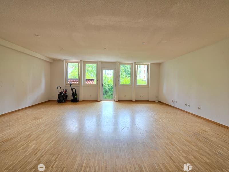 Grosszügige, gut gepflegte 5-Zimmer-Wohnung mit eigenem Vorgarten! (7)