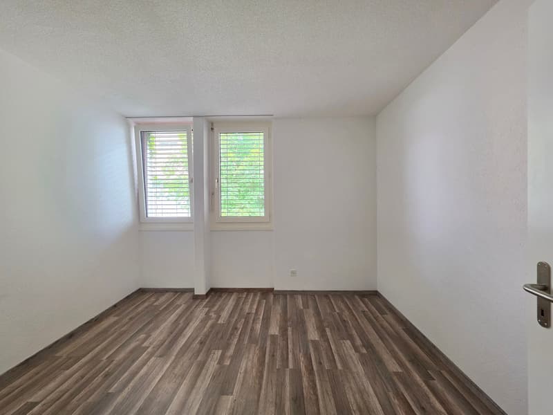 Grosszügige, gut gepflegte 5-Zimmer-Wohnung mit eigenem Vorgarten! (10)