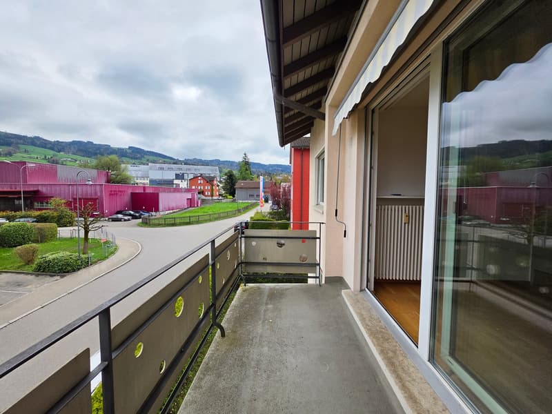 Bright 3-room apartment with balcony in Rorschach – available immediately (11)