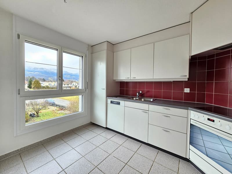 Appartement spacieux et lumineux de 4,5 pièces à louer immédiatement (18)